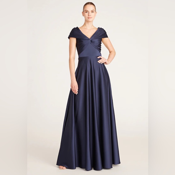 NWT THEIA Women's Francesca Twist A Line Gown MOB MOG Navy 8 - Picture 1 of 9